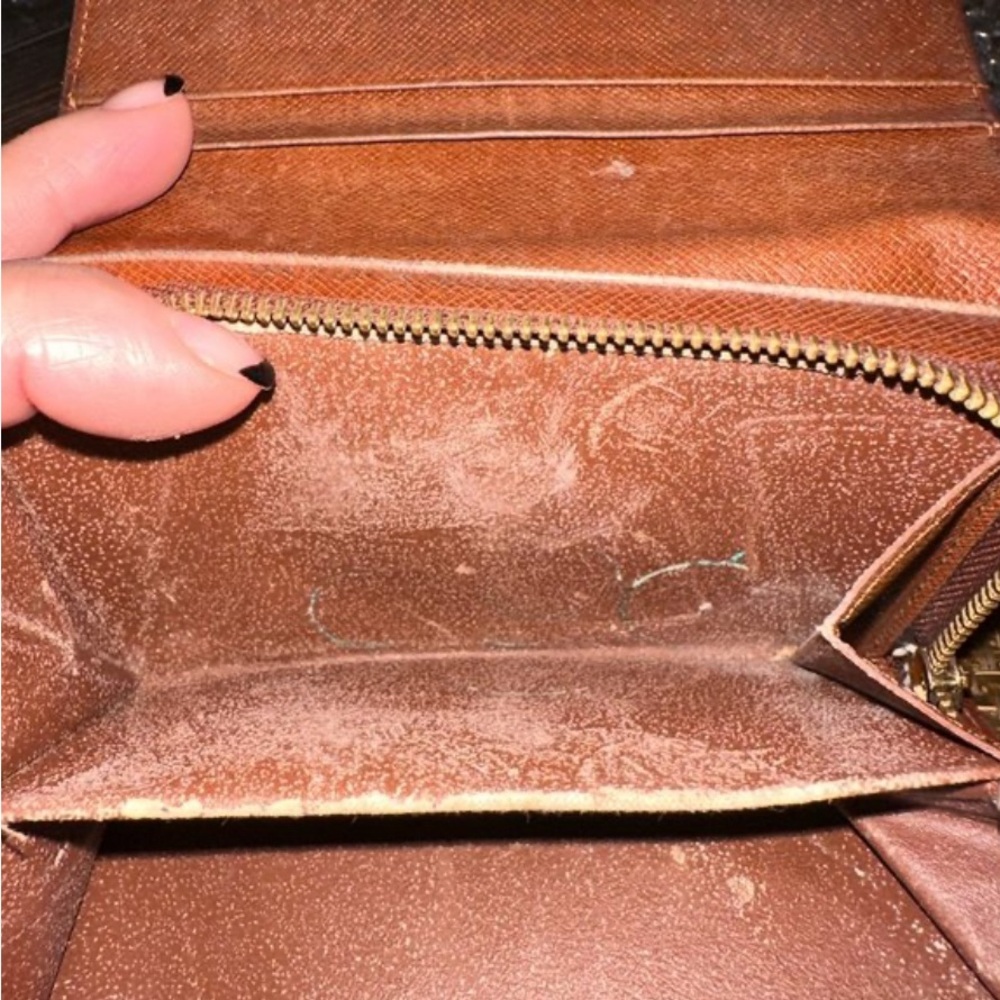 Louis Vuitton Monogram Snap Wallet - Picture 12 of 14